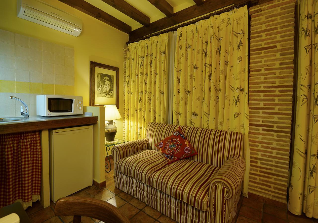 Apartamentos La Barataria Especial Warner * Titulcia